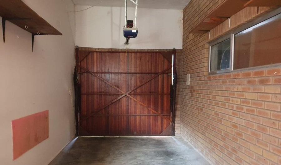 6 Bedroom Property for Sale in Hersham Western Cape